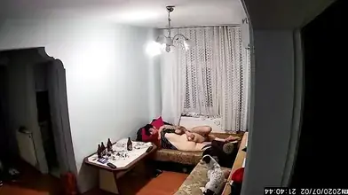 隠しカメラ自宅セックス：少年がトルコのガールフレンドをハードコアにファック