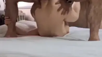 Skjult kamera med analsex med jomfru college-jente i profesjonell og hardcore stilling.